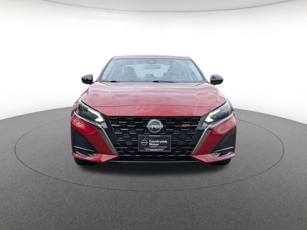 Used 2025 Nissan Altima 2.5 SR w/ SR Premium Package FWD image 2
