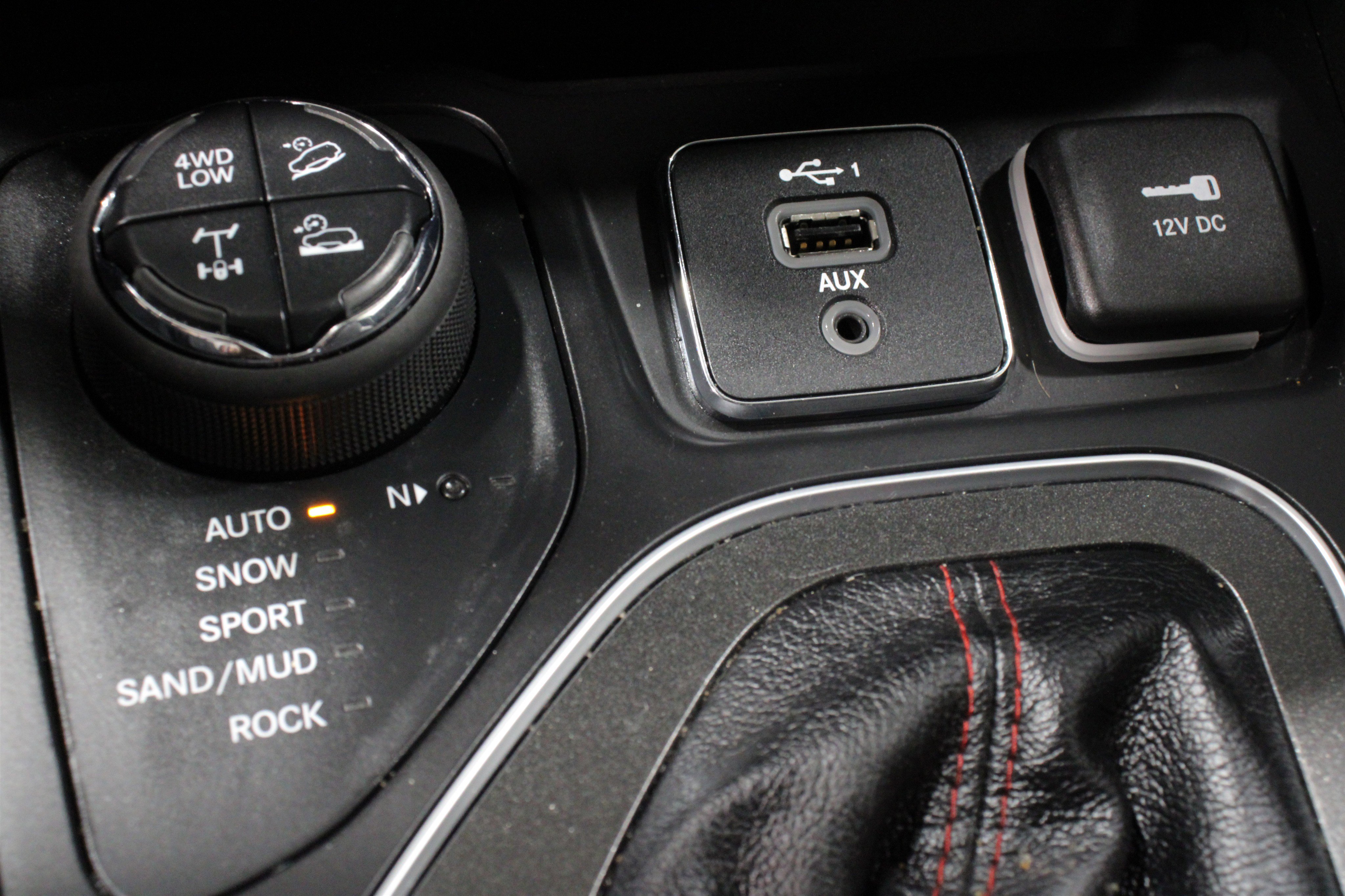 Used 2021 Jeep Cherokee Trailhawk w/ Premium Leather Package image 20