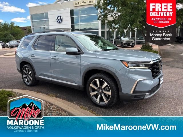 Used 2025 Honda Pilot Touring image 1