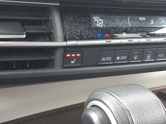 Used 2023 Toyota Sienna XLE image 20