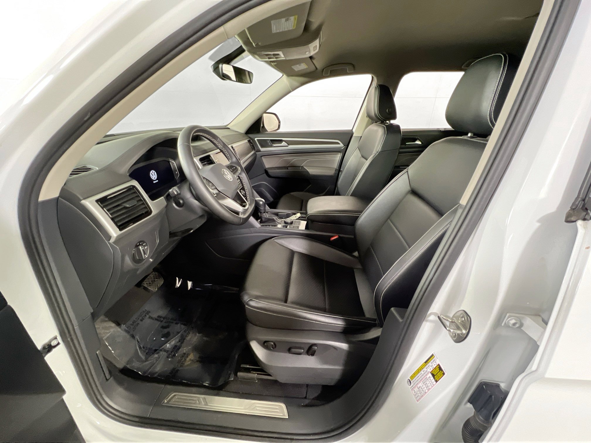 Used 2023 Volkswagen Atlas SE image 20