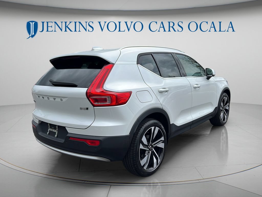 Used 2024 Volvo XC40 B5 Plus w/ Climate Package AWD/4WD image 3