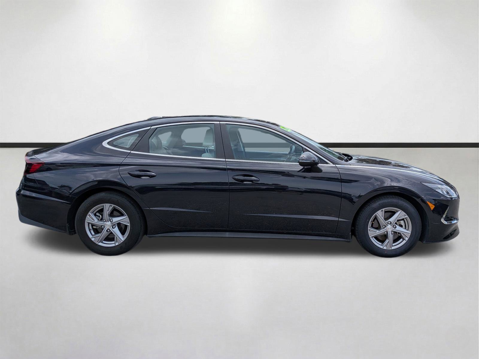 Used 2023 Hyundai Sonata SE FWD image 4