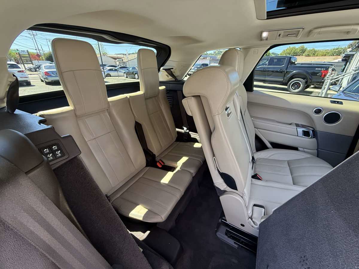 Used 2015 Land Rover Range Rover Sport HSE image 14