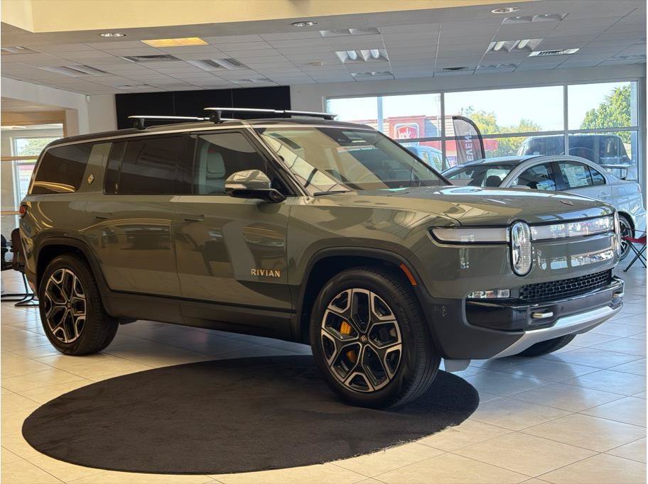 Used 2024 Rivian R1S Launch Edition Quad AWD/4WD image 3