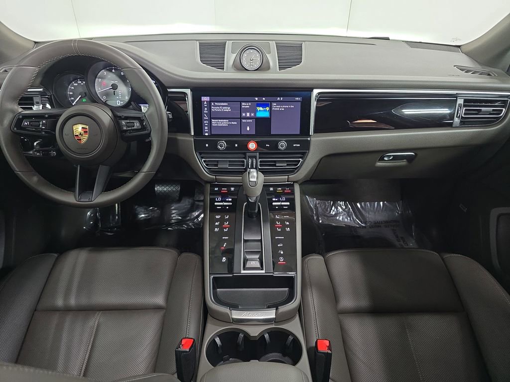 Certified 2024 Porsche Macan S image 13