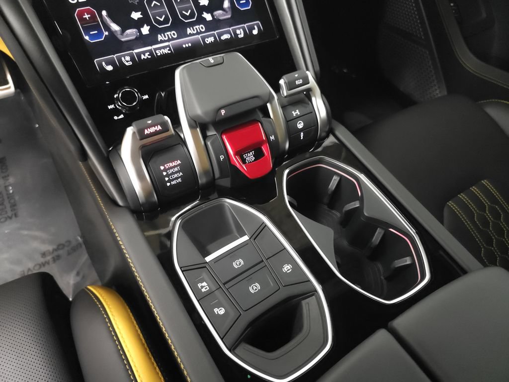 Used 2024 Lamborghini Urus S AWD/4WD image 18
