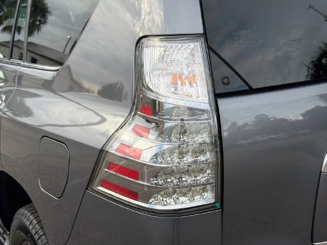 Used 2023 Lexus GX 460 Premium w/ Premium Package AWD/4WD image 10