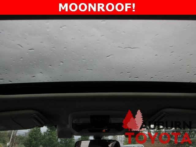 Used 2022 Subaru Crosstrek 2.0i Premium w/ Moonroof Package image 11