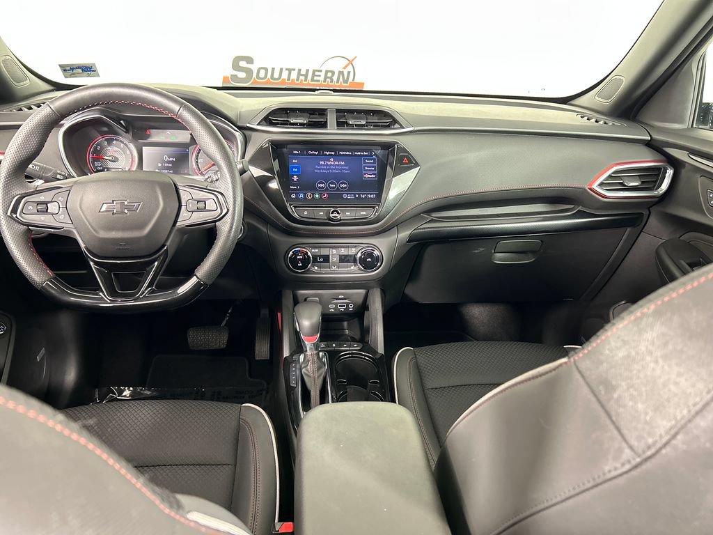 Used 2022 Chevrolet TrailBlazer RS w/ Sun and Liftgate Package FWD image 18
