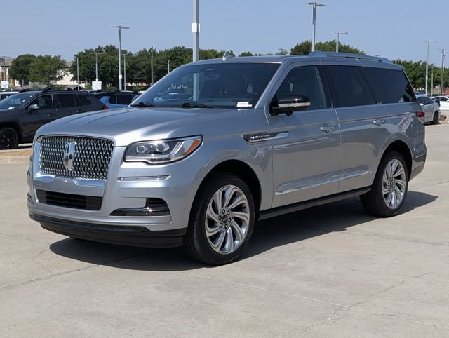 Used 2024 Lincoln Navigator Reserve AWD/4WD image 10