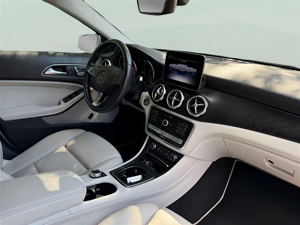 Used 2019 Mercedes-Benz GLA 250 4MATIC image 22