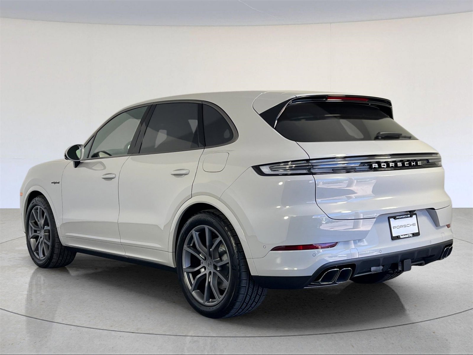New 2025 Porsche Cayenne Turbo image 3