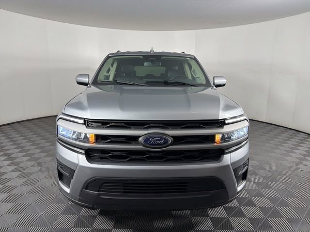 Used 2024 Ford Expedition Max XLT RWD image 4