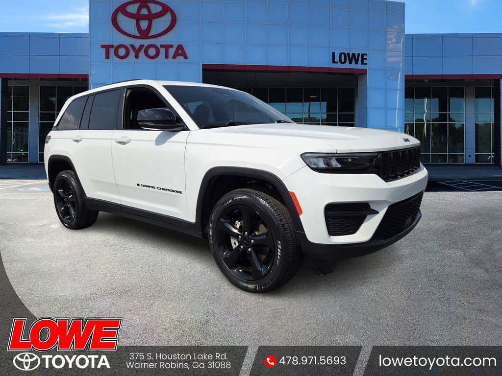 Used 2023 Jeep Grand Cherokee Altitude