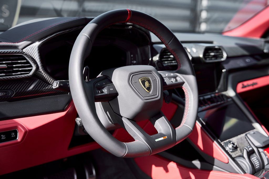 Used 2024 Lamborghini Urus S image 40