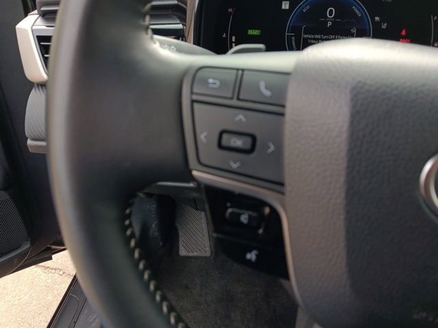 Used 2025 Toyota Camry SE image 12