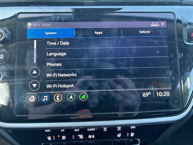 Used 2022 Chevrolet Bolt EUV Premier w/ Sun & Sound Package image 24