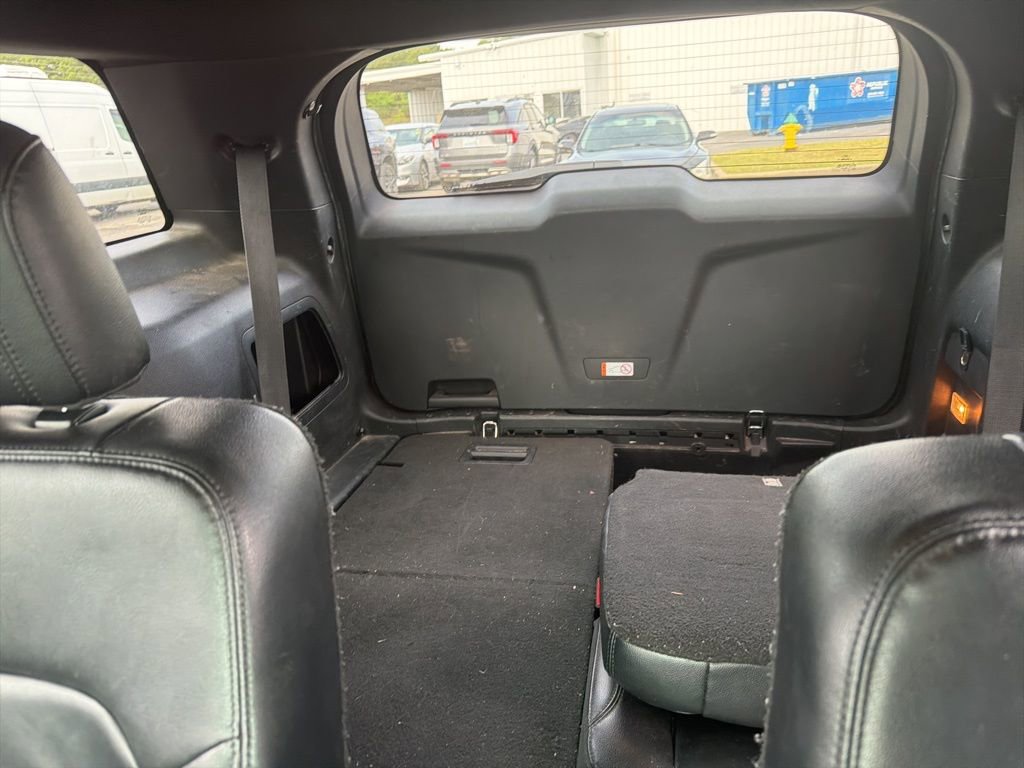 Used 2016 Ford Explorer XLT w/ Equipment Group 202A FWD image 6