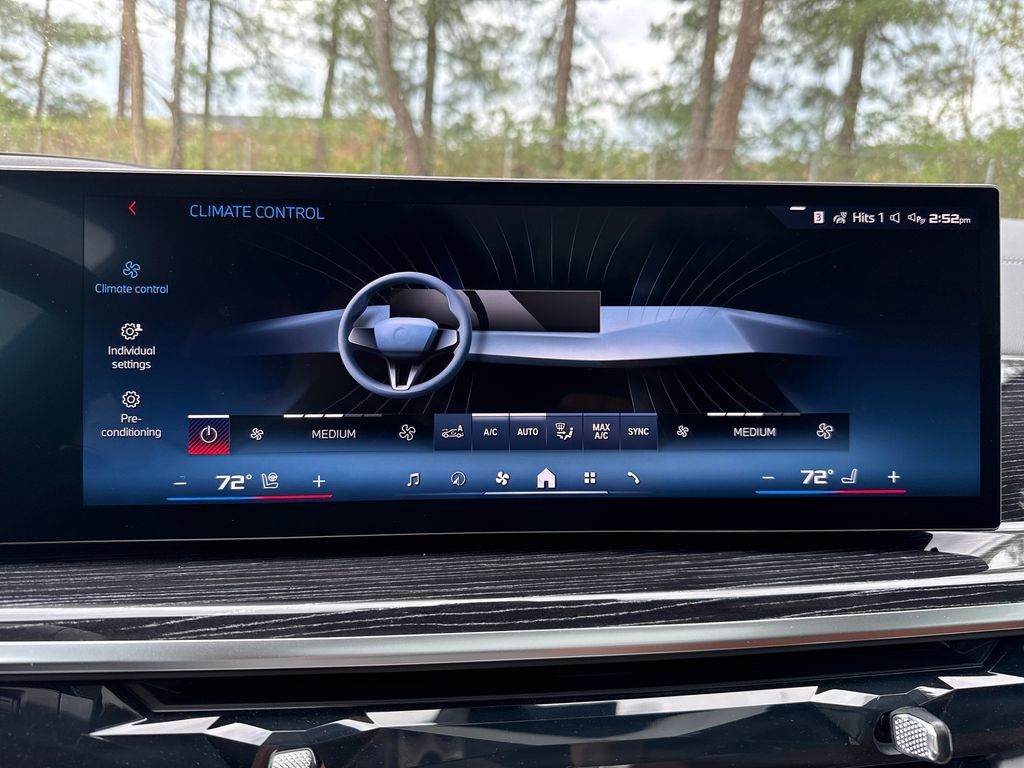 New 2026 BMW X7 M60i image 19