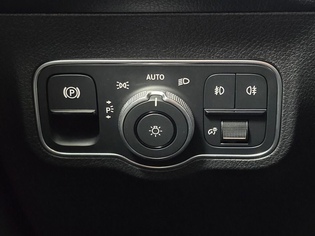 New 2026 Mercedes-Benz GLB 250 4MATIC image 25