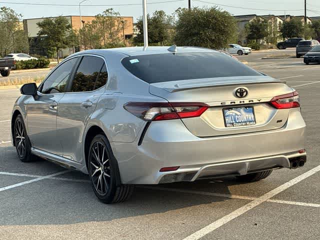 Used 2024 Toyota Camry SE FWD image 4
