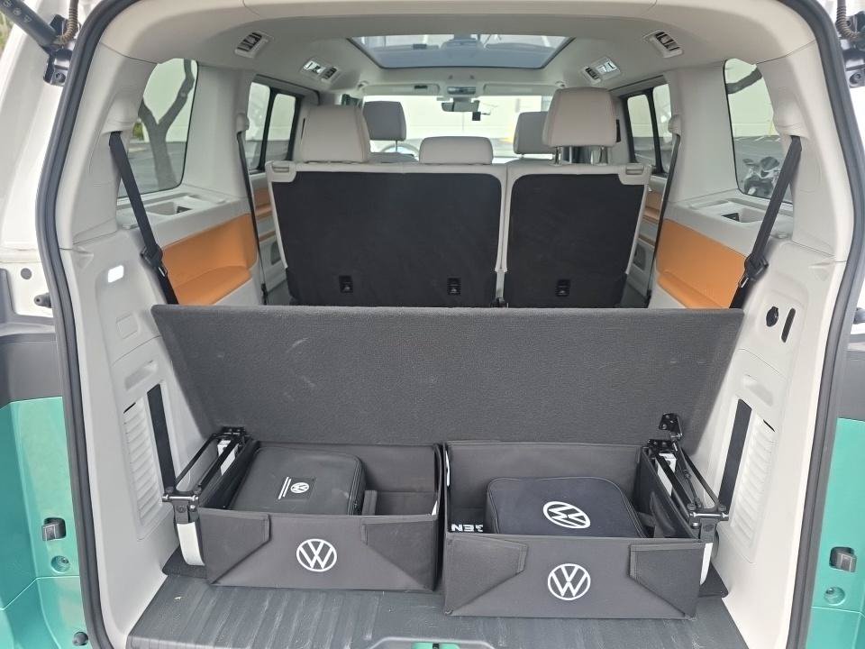 Used 2025 Volkswagen ID. Buzz Pro S Plus RWD image 9