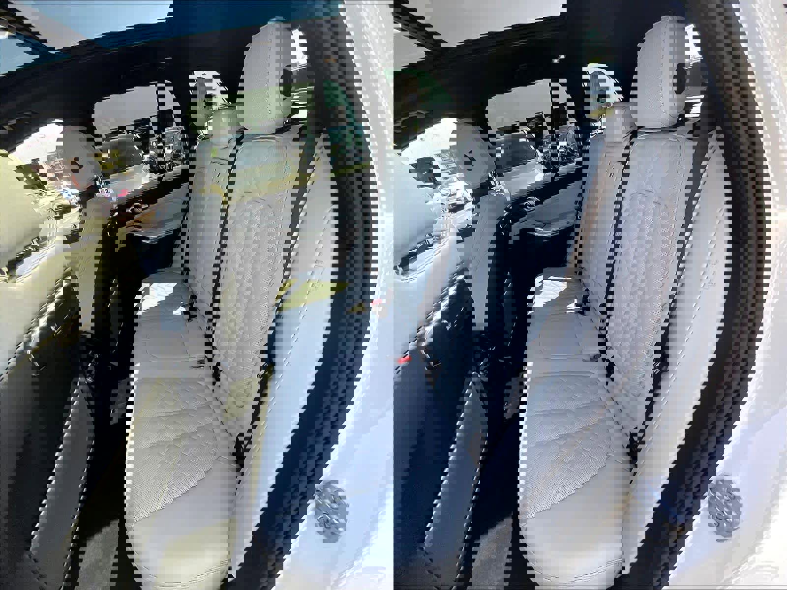 Used 2024 BMW X5 xDrive50e w/ Premium Package image 28