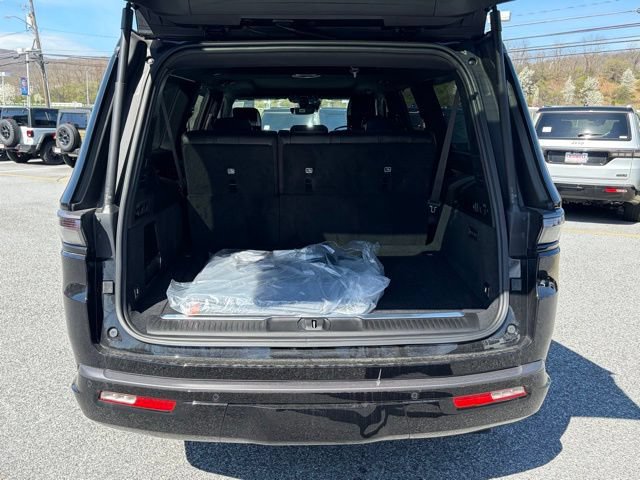New 2026 Jeep Grand Wagoneer L Summit w/ Rear Seat Video Group I AWD/4WD image 6
