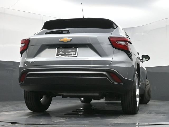 Used 2025 Chevrolet Trax LS w/ LS Convenience Package image 27