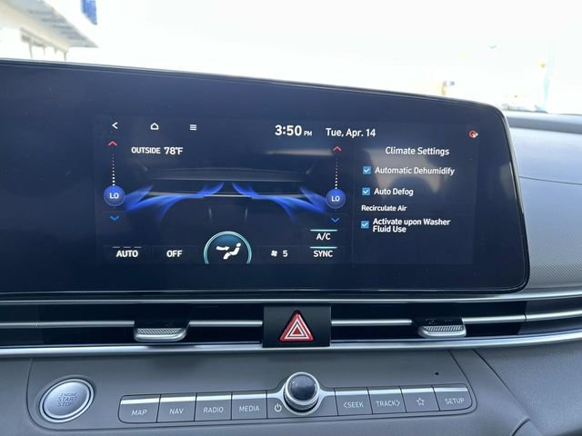 Certified 2025 Hyundai Elantra SEL FWD image 29