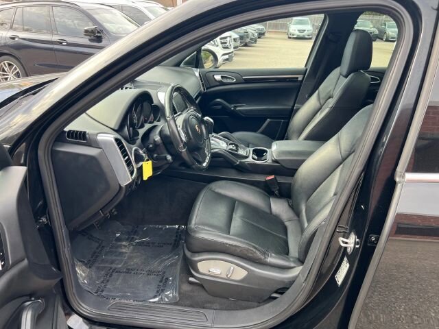 Used 2012 Porsche Cayenne w/ Convenience Pkg AWD/4WD image 9