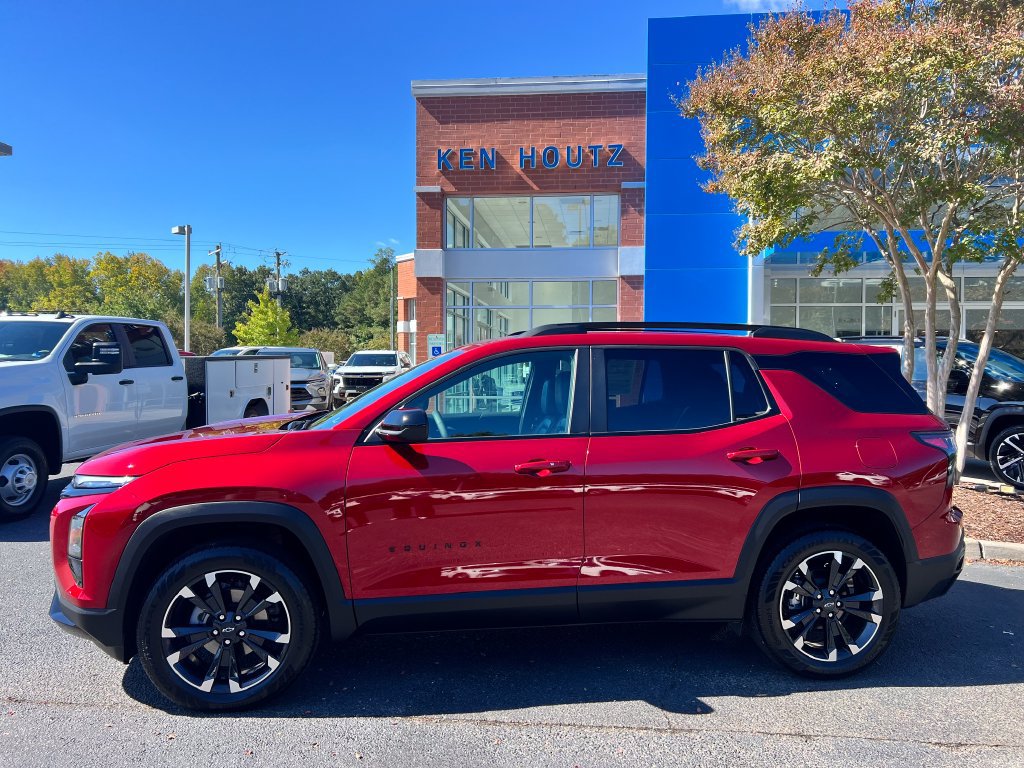 Used 2026 Chevrolet Equinox RS w/ Convenience Package III AWD/4WD image 2