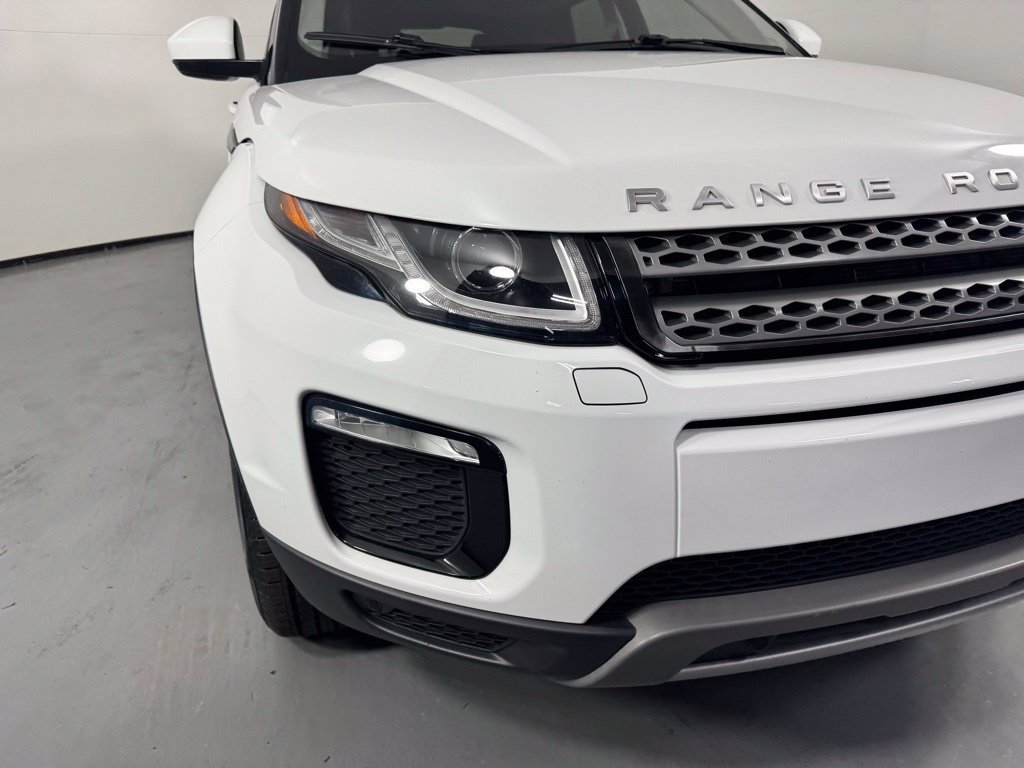 Used 2019 Land Rover Range Rover Evoque SE AWD/4WD image 3