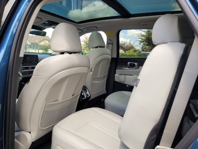 New 2026 Kia Sorento EX w/ EX Premium Package FWD image 6