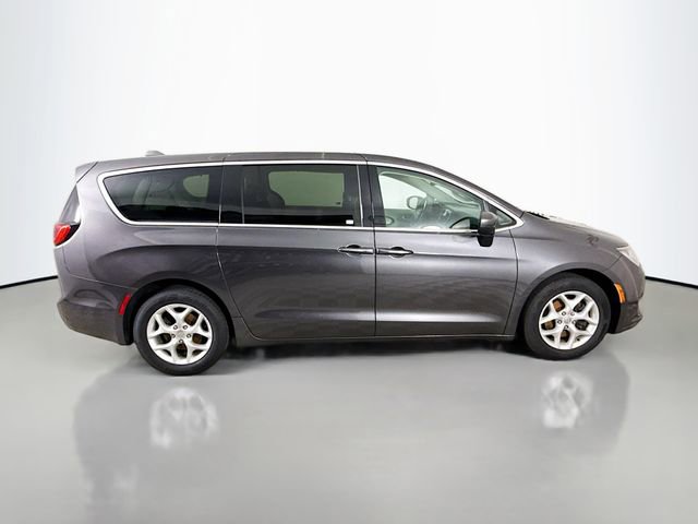 Used 2017 Chrysler Pacifica Touring Plus w/ Tire & Wheel Group image 8