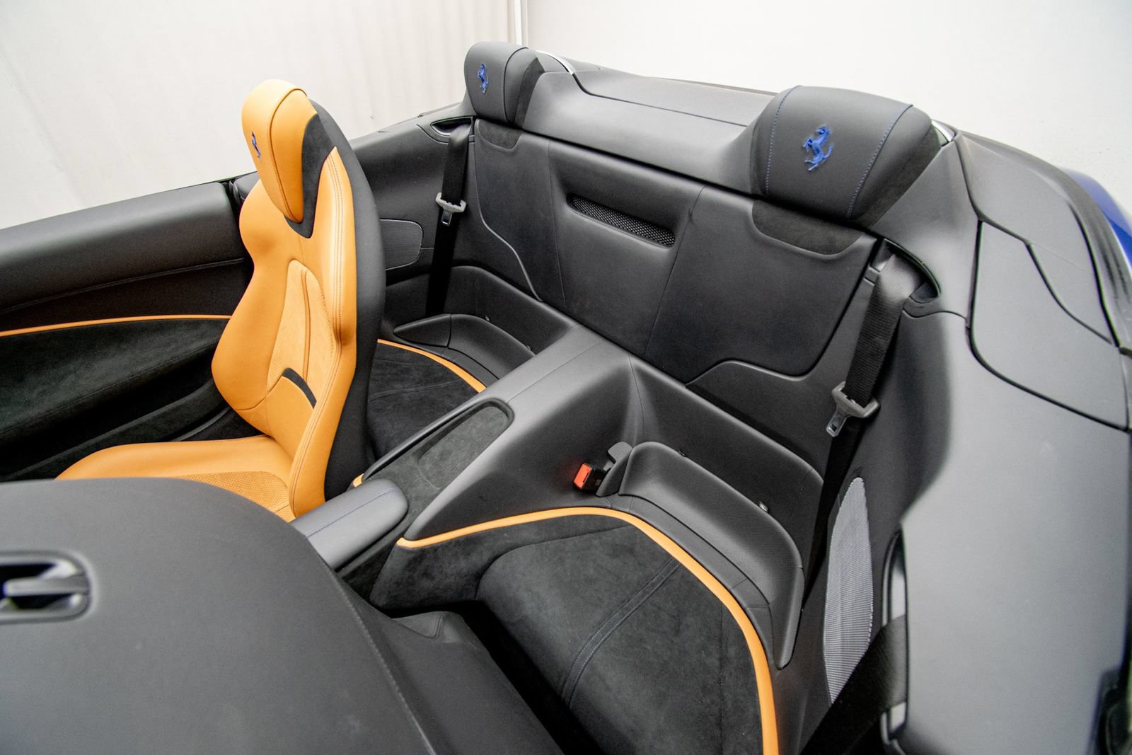 Used 2025 Ferrari Roma Spider RWD image 24