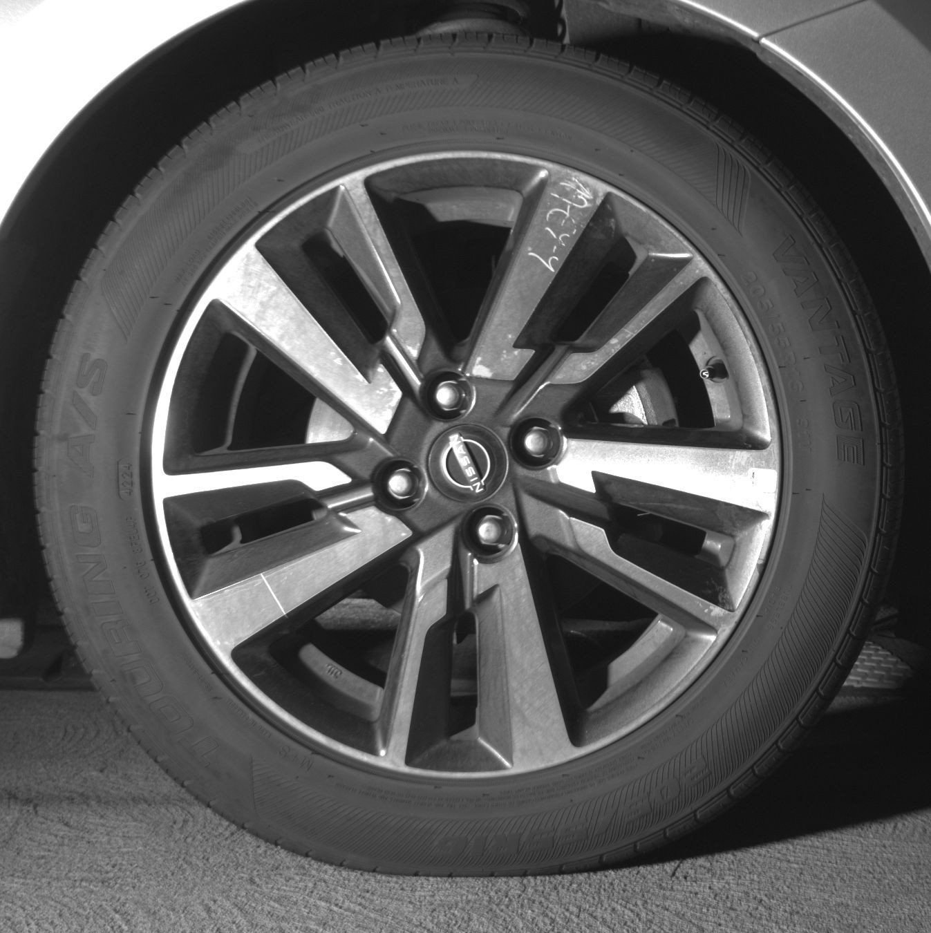 Used 2025 Nissan Versa SV FWD image 13