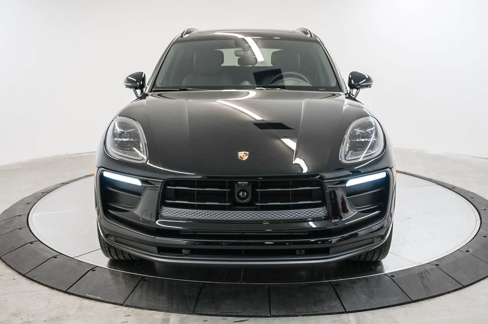 New 2026 Porsche Macan AWD/4WD image 6