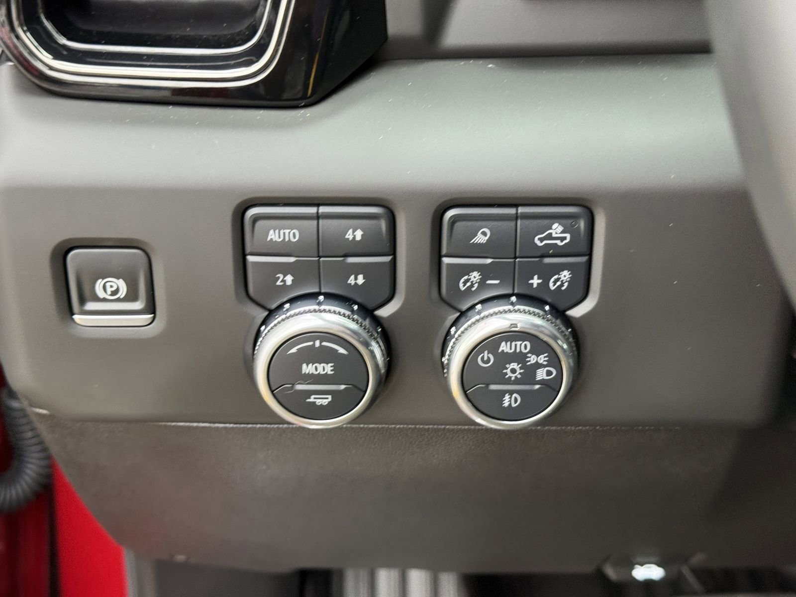 Used 2025 GMC Sierra 2500 AT4 w/ AT4 Premium Plus Package image 29