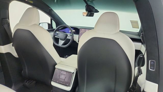 Used 2024 Tesla Model X Plaid image 27