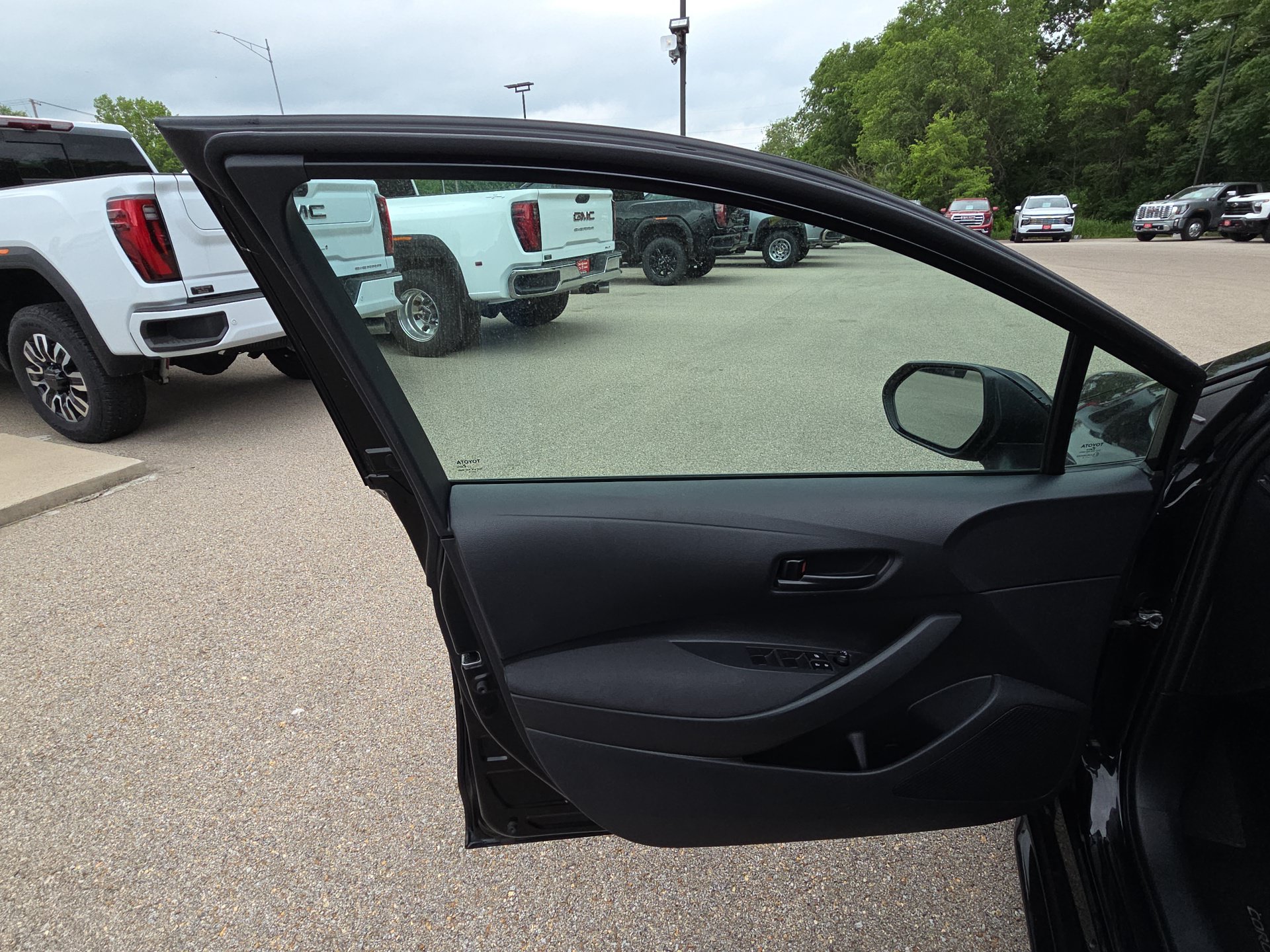 Used 2024 Toyota Corolla LE FWD image 12