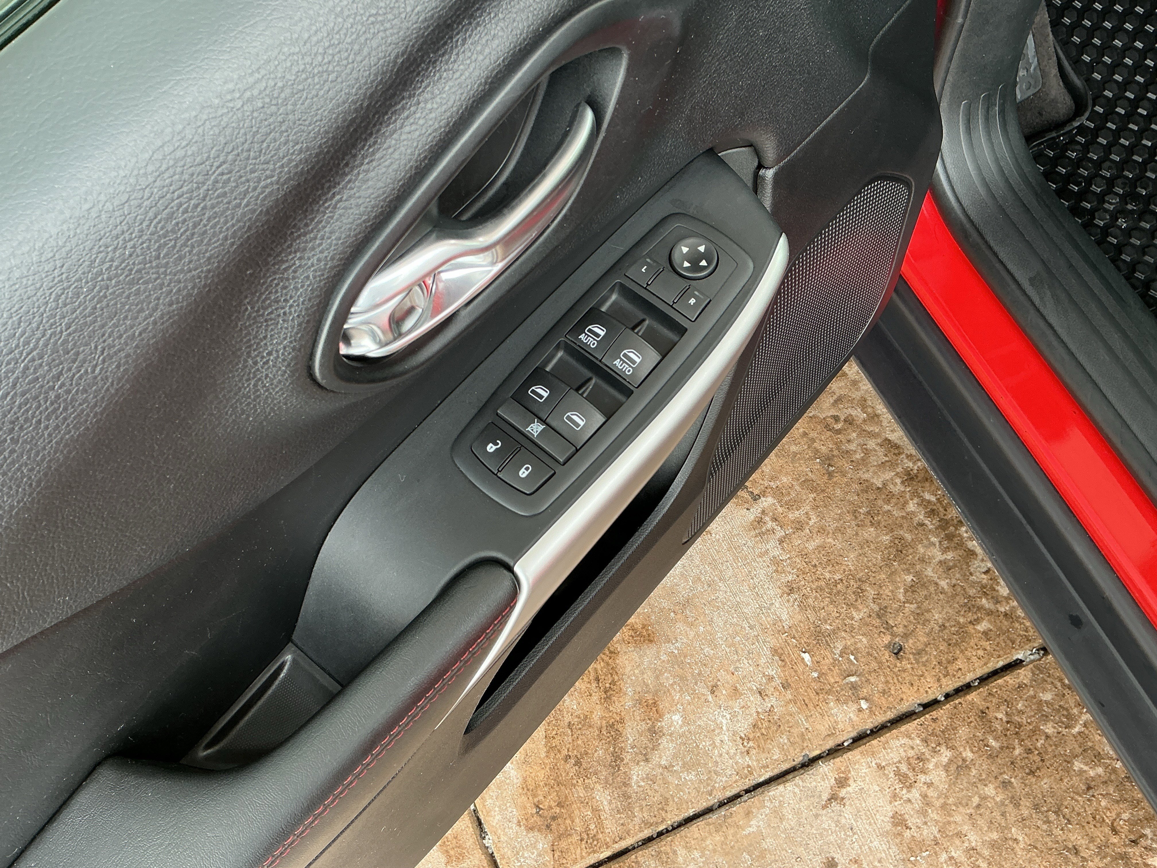 Used 2017 Jeep Cherokee Trailhawk w/ Cold Weather Group image 15