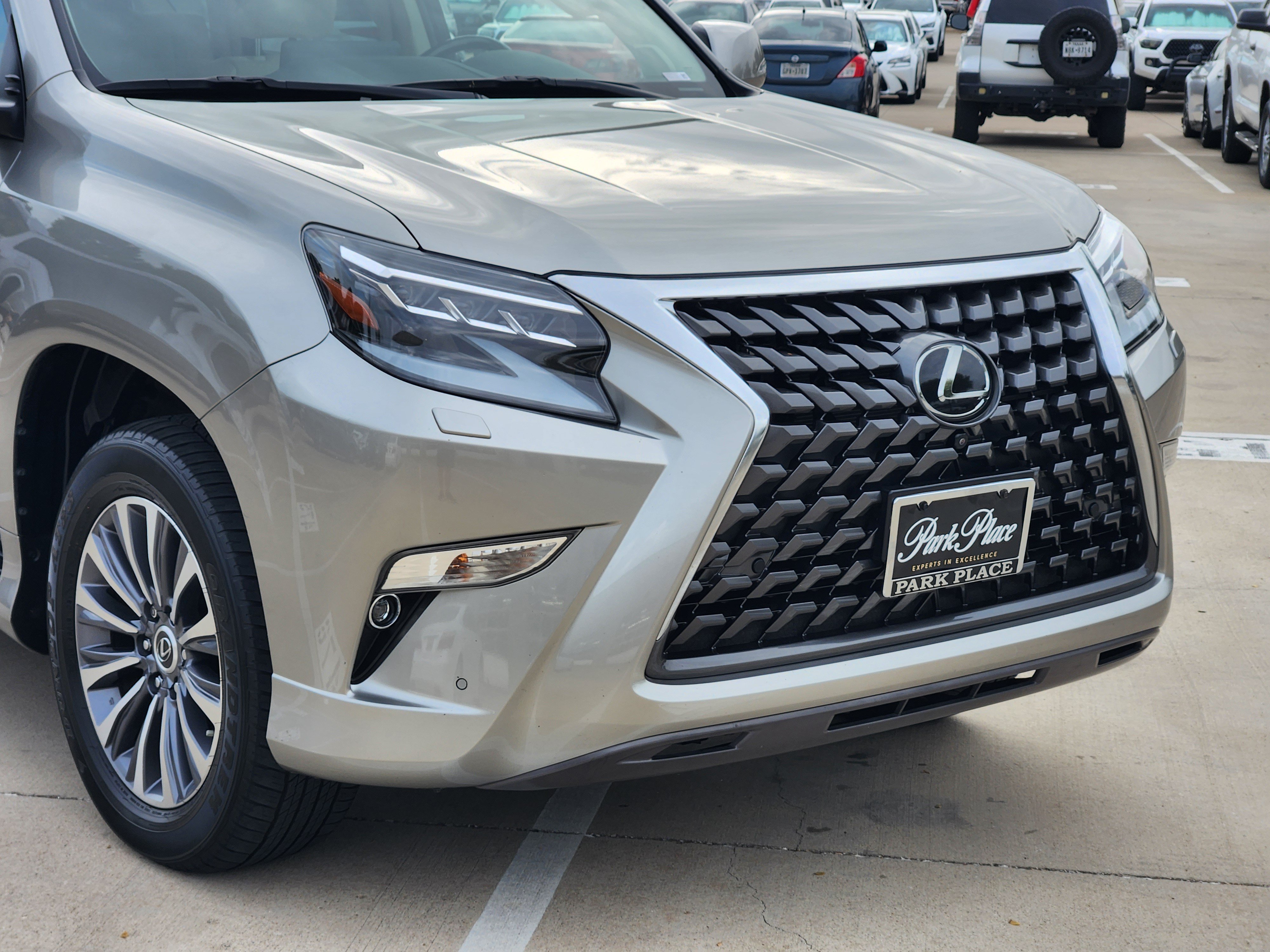 Used 2023 Lexus GX 460 Luxury AWD/4WD image 11