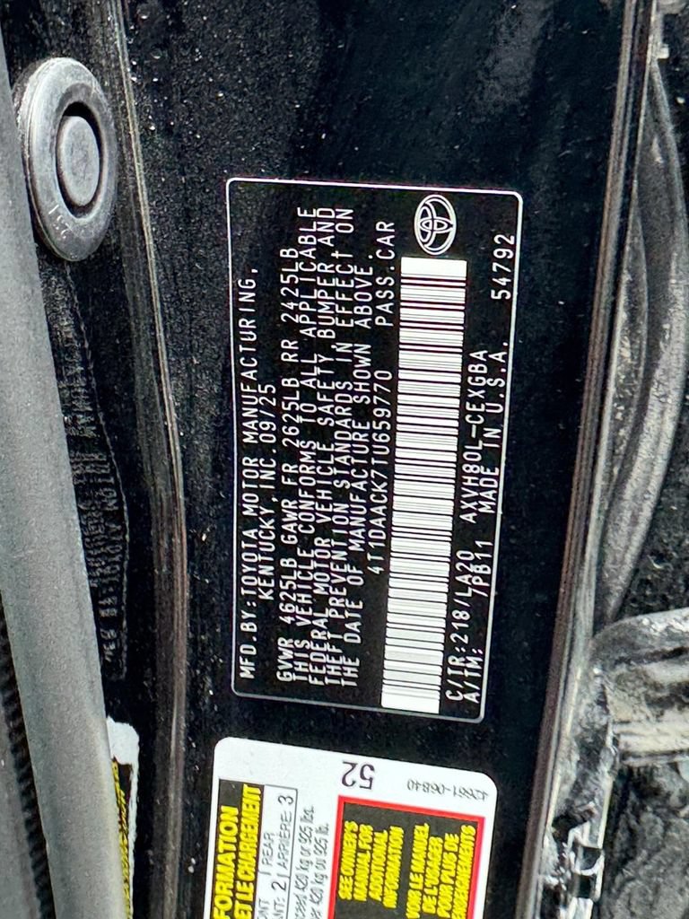 Used 2026 Toyota Camry XLE FWD image 32