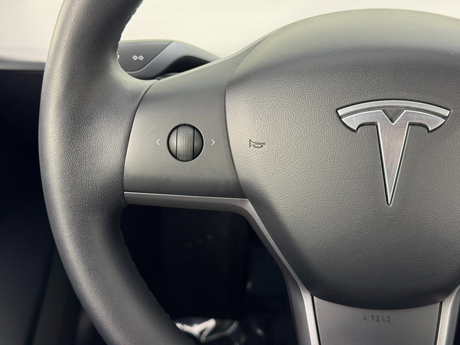 Used 2020 Tesla Model 3 Standard Range Plus image 18