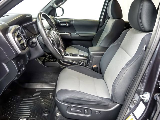 Used 2021 Toyota Tacoma TRD Sport w/ Technology Package image 12