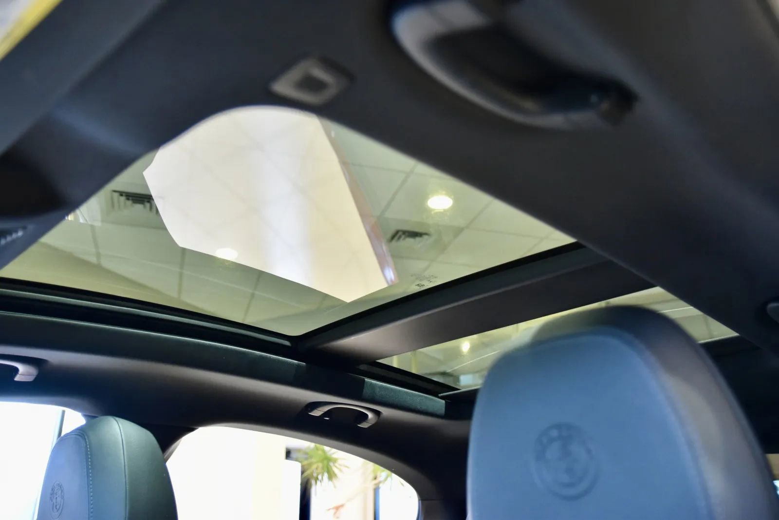 Used 2023 Alfa Romeo Stelvio Ti w/ Active Assist Plus Package image 16