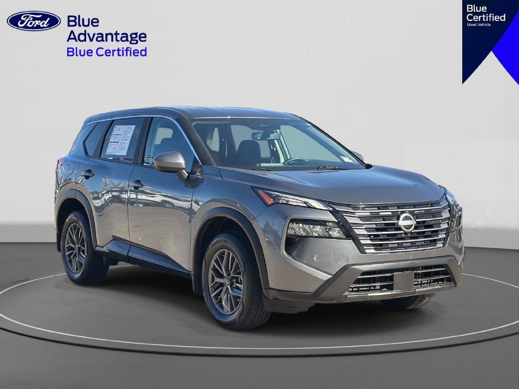 Used 2026 Nissan Rogue SV w/ Cold Weather Package FWD image 4