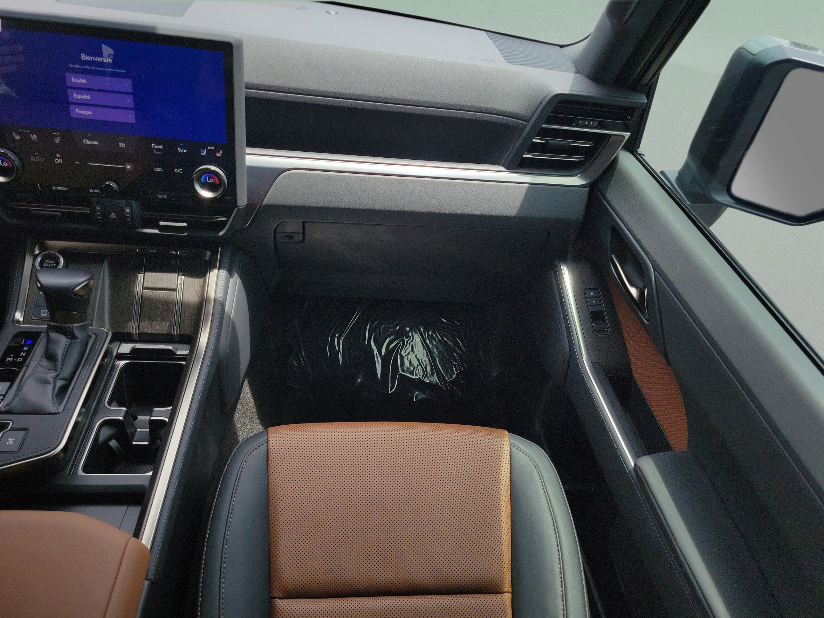 Used 2024 Lexus GX 550 w/ Accessory Package (Z1) AWD/4WD image 18